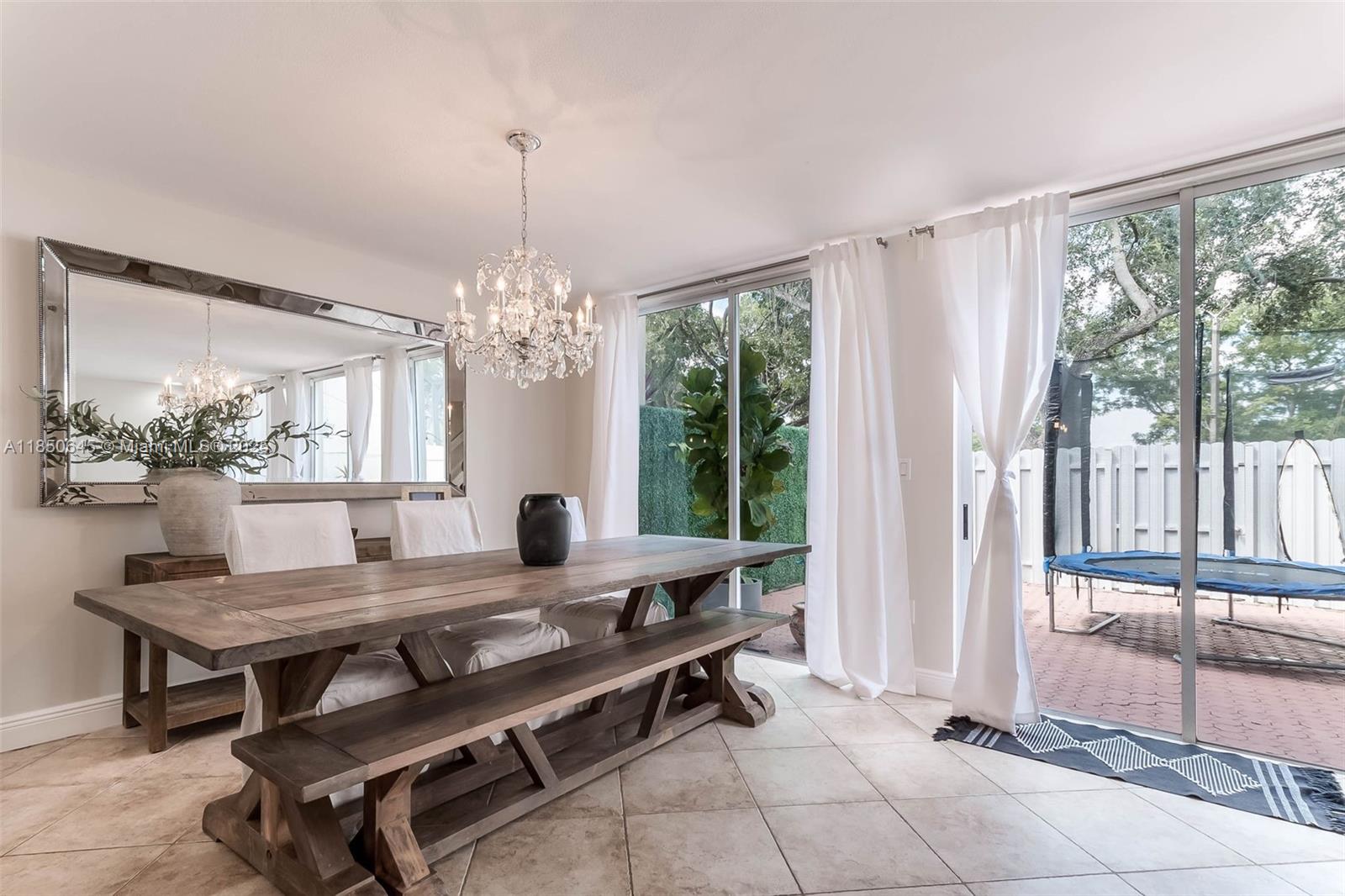 DORAL GREENS - Residential