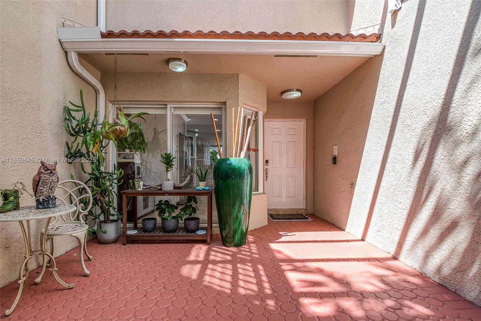 DORAL GREENS - Residential