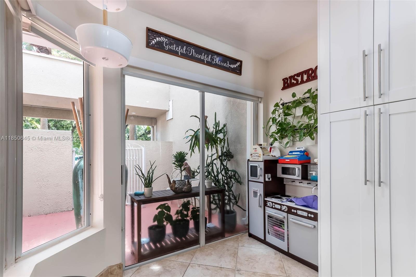 DORAL GREENS - Residential