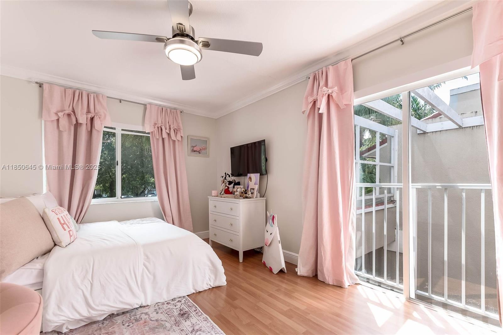 DORAL GREENS - Residential