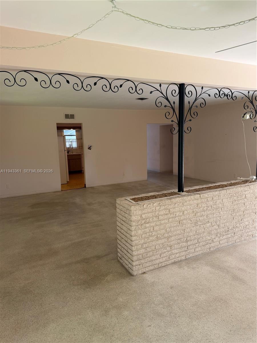 CENTRAL GOLF SEC OF HOLLY - Residential