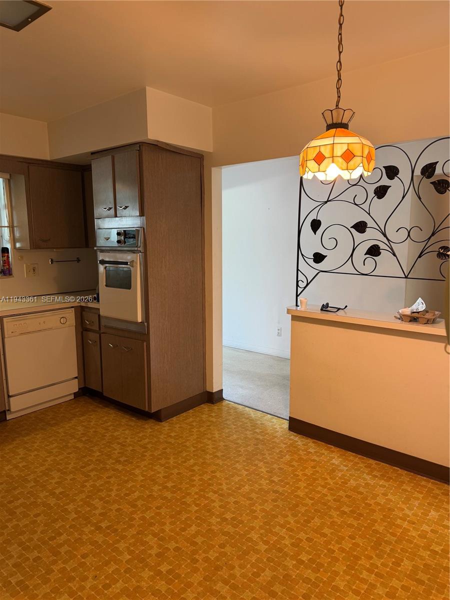 CENTRAL GOLF SEC OF HOLLY - Residential