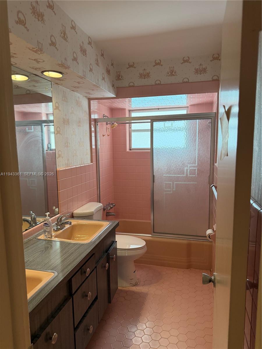 CENTRAL GOLF SEC OF HOLLY - Residential