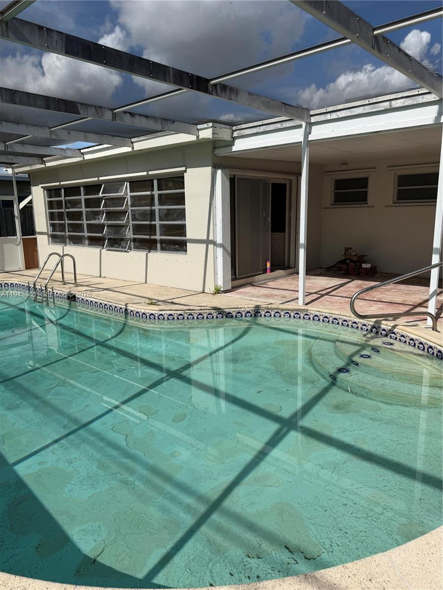 CENTRAL GOLF SEC OF HOLLY - Residential