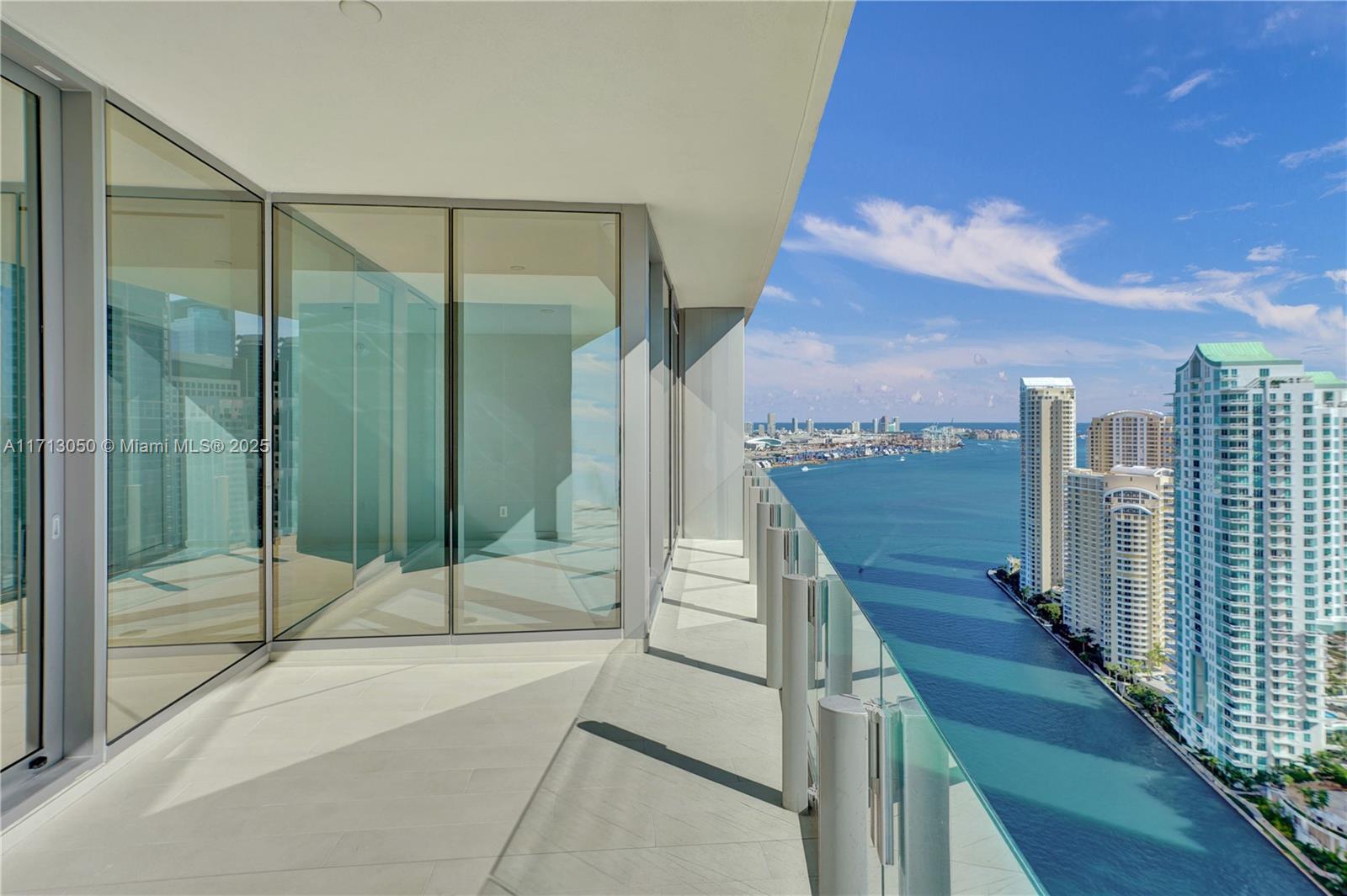 ASTON MARTIN RESIDENCES - Residential