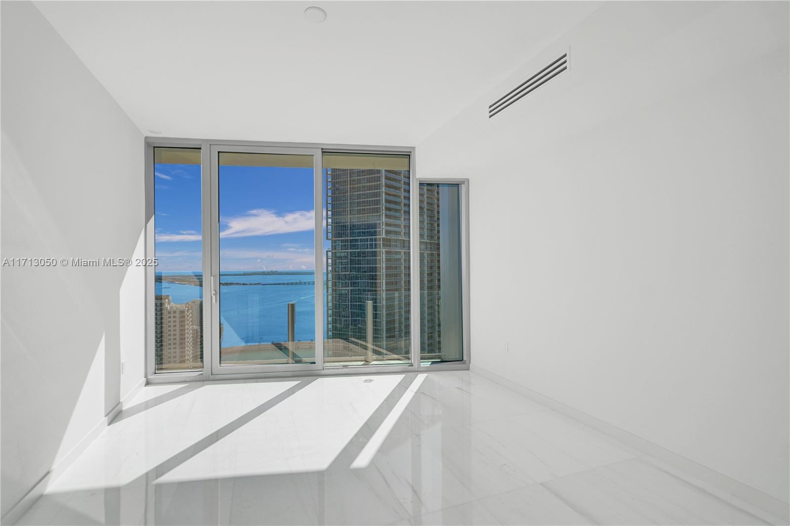 ASTON MARTIN RESIDENCES - Residential