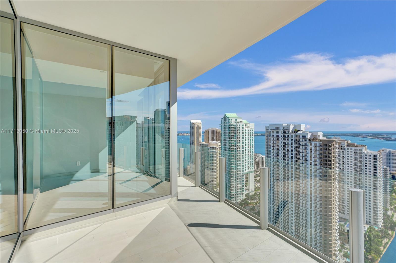 ASTON MARTIN RESIDENCES - Residential