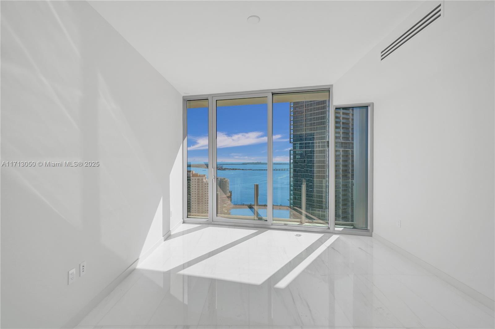 ASTON MARTIN RESIDENCES - Residential