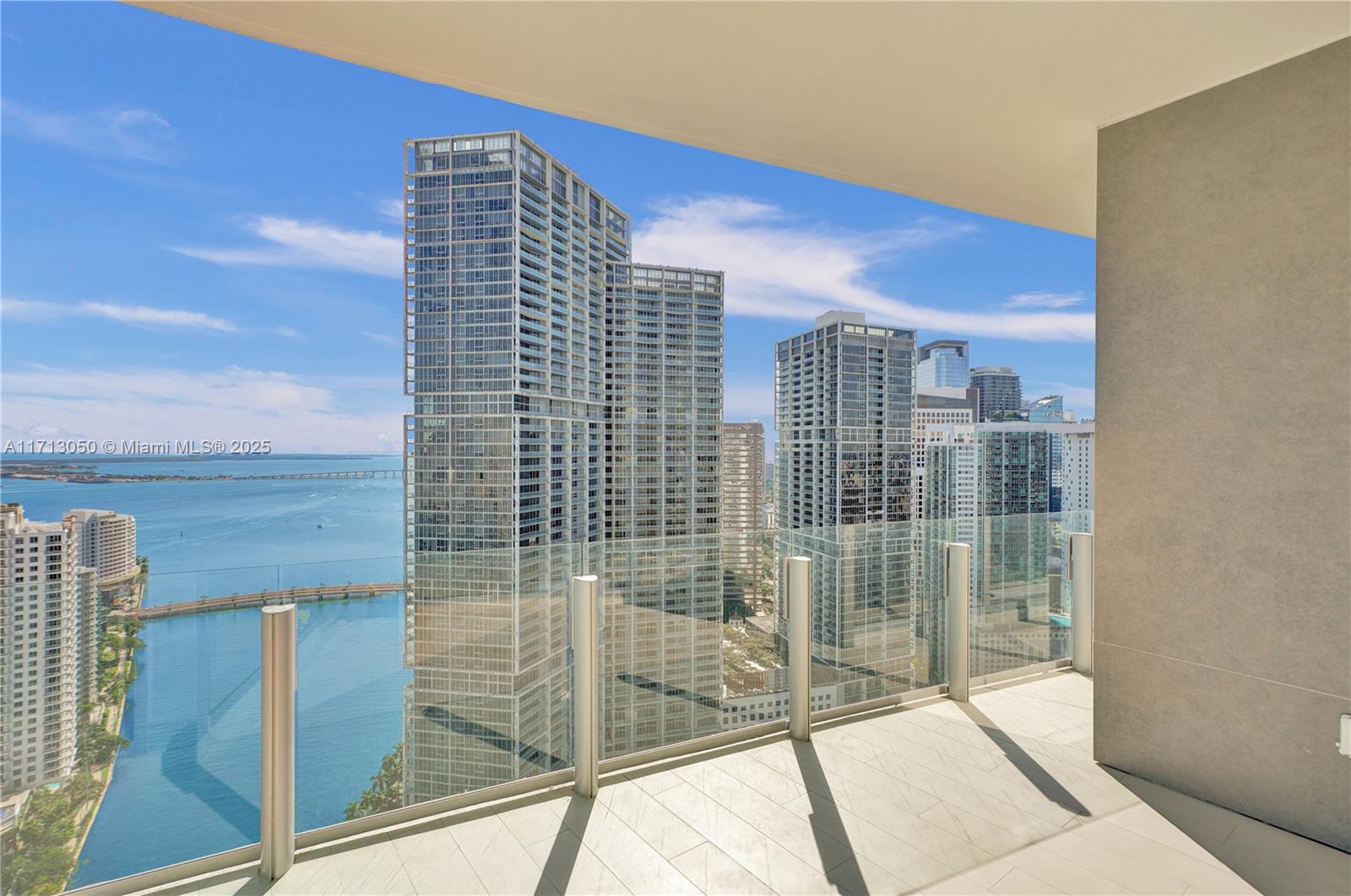 ASTON MARTIN RESIDENCES - Residential