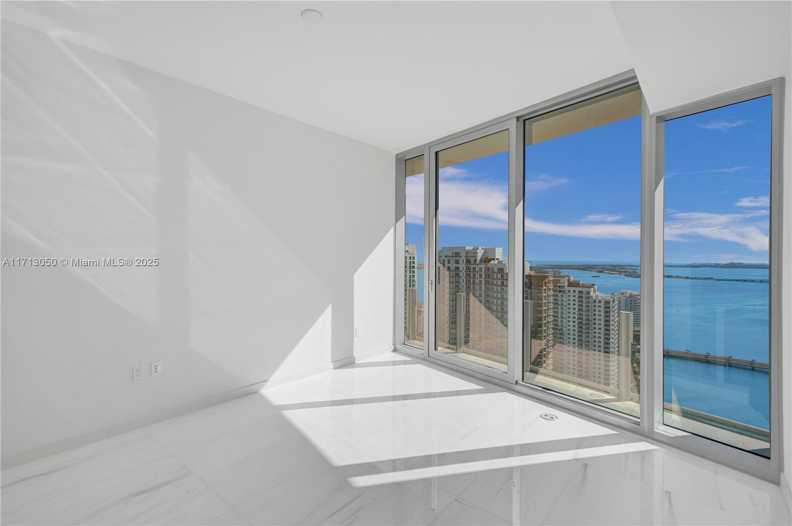 ASTON MARTIN RESIDENCES - Residential