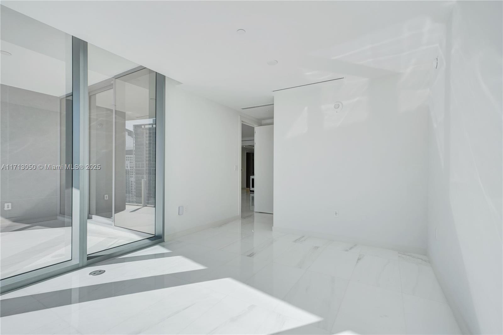 ASTON MARTIN RESIDENCES - Residential