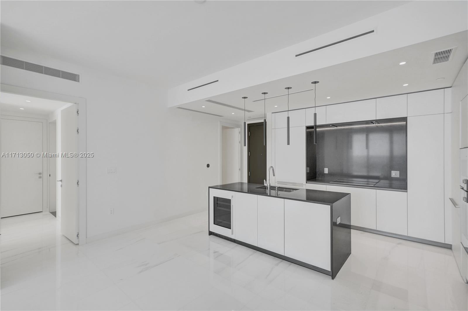 ASTON MARTIN RESIDENCES - Residential