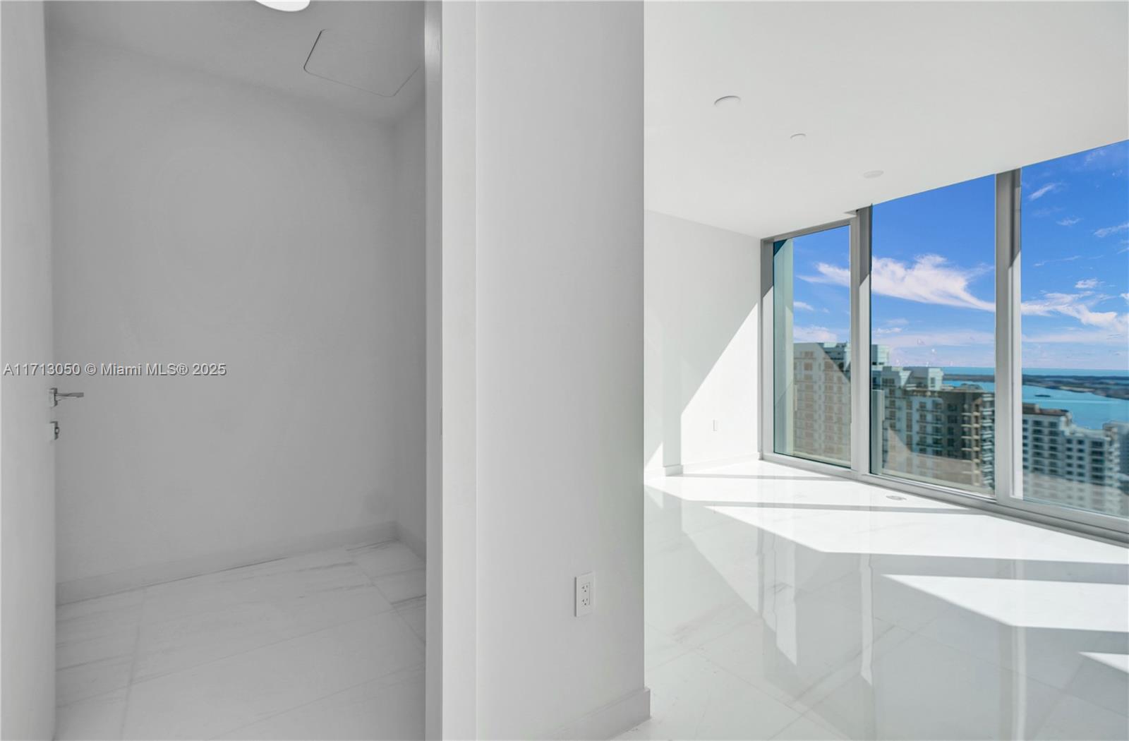 ASTON MARTIN RESIDENCES - Residential