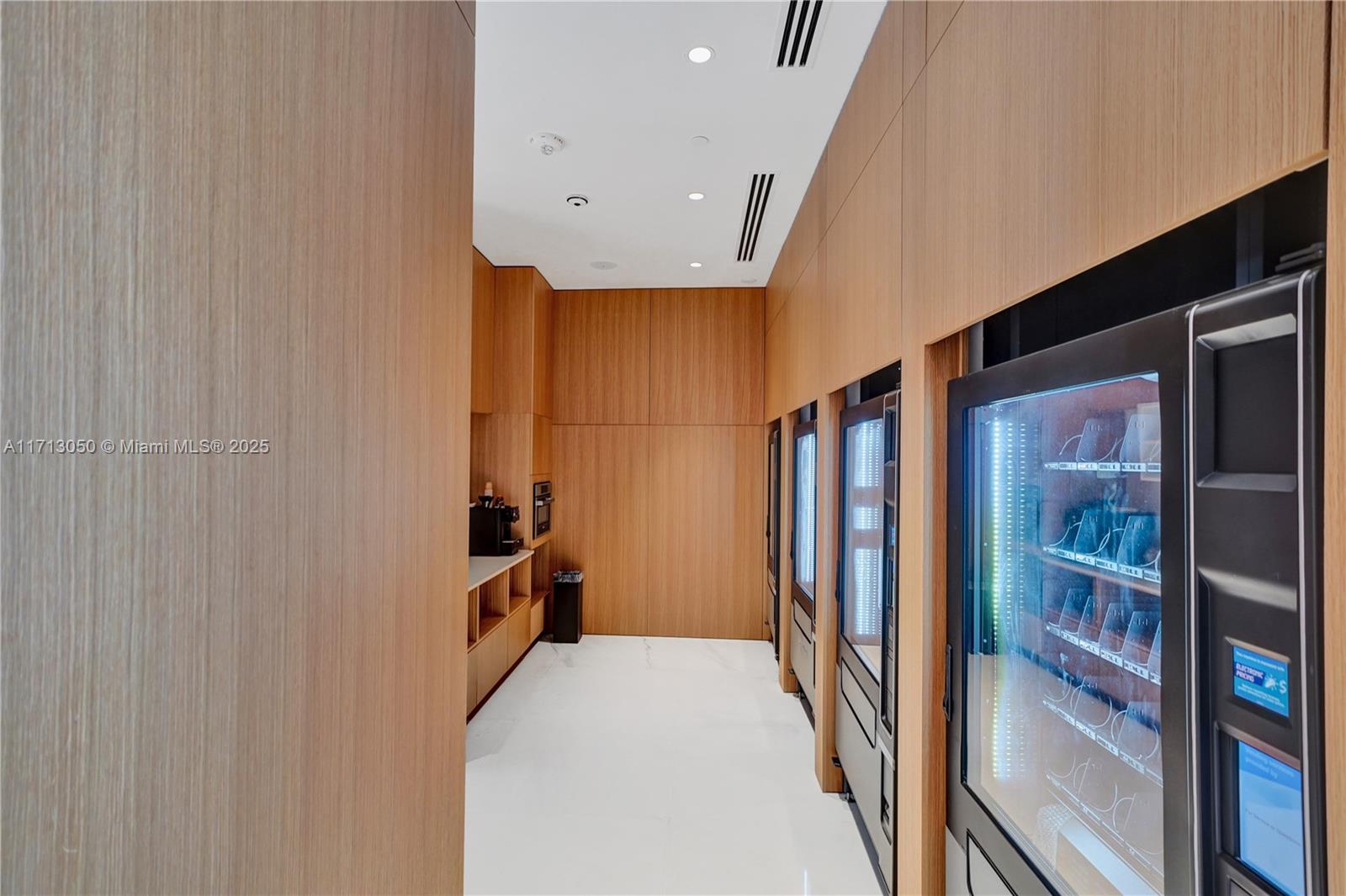 ASTON MARTIN RESIDENCES - Residential