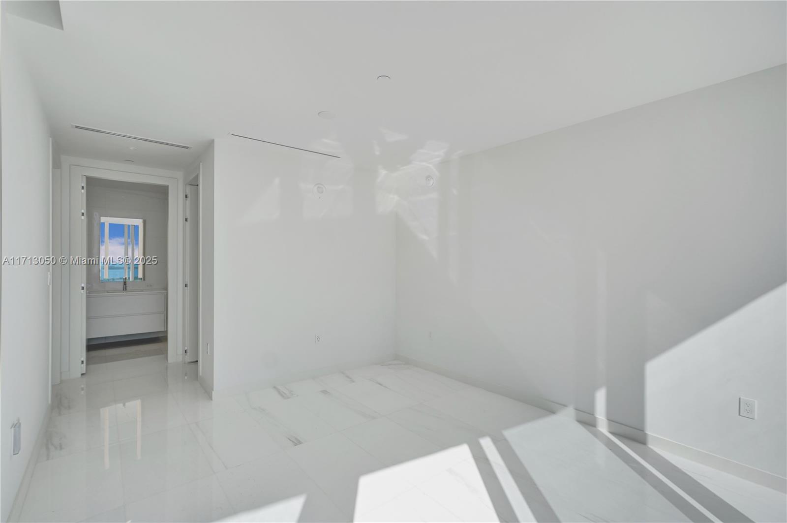 ASTON MARTIN RESIDENCES - Residential