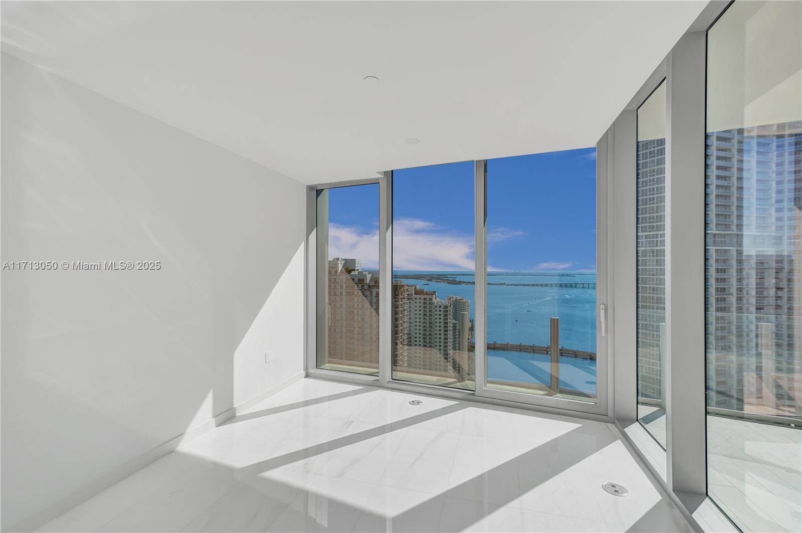 ASTON MARTIN RESIDENCES - Residential