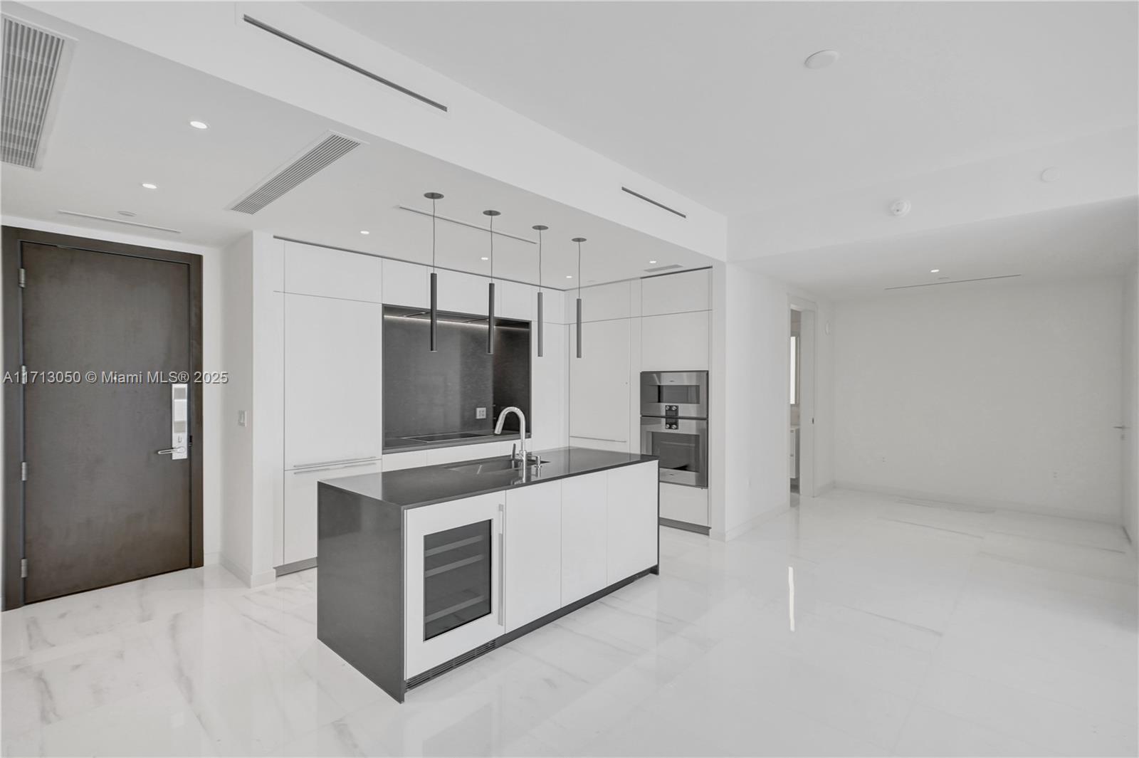 ASTON MARTIN RESIDENCES - Residential
