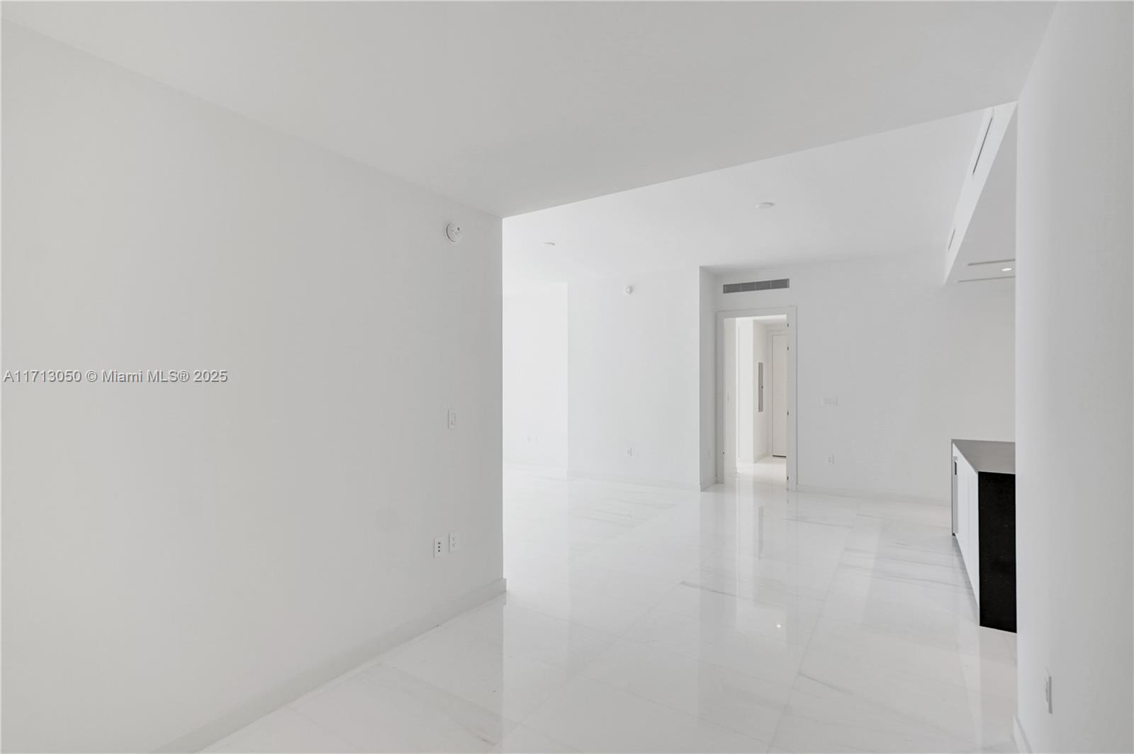 ASTON MARTIN RESIDENCES - Residential