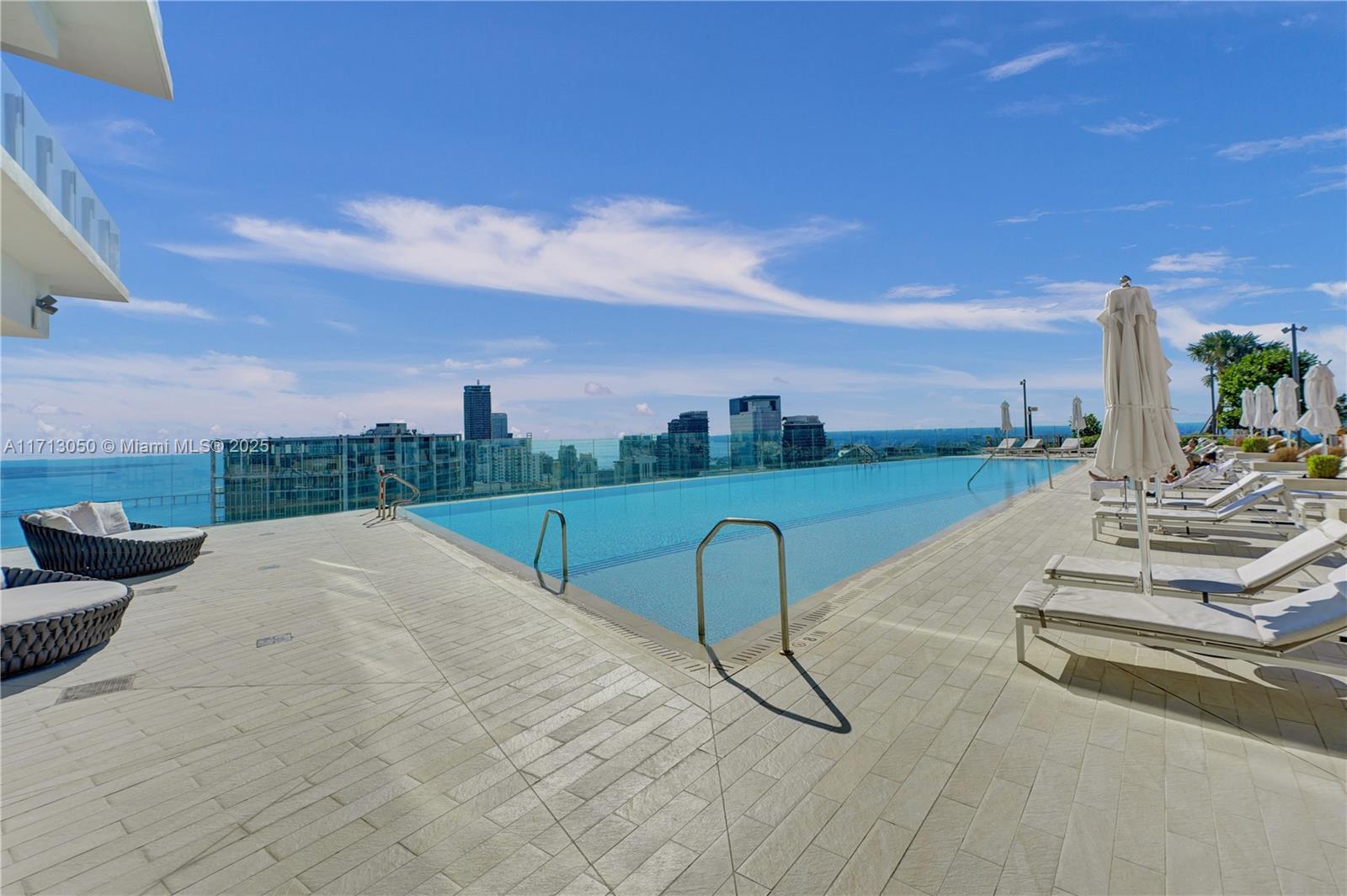 ASTON MARTIN RESIDENCES - Residential