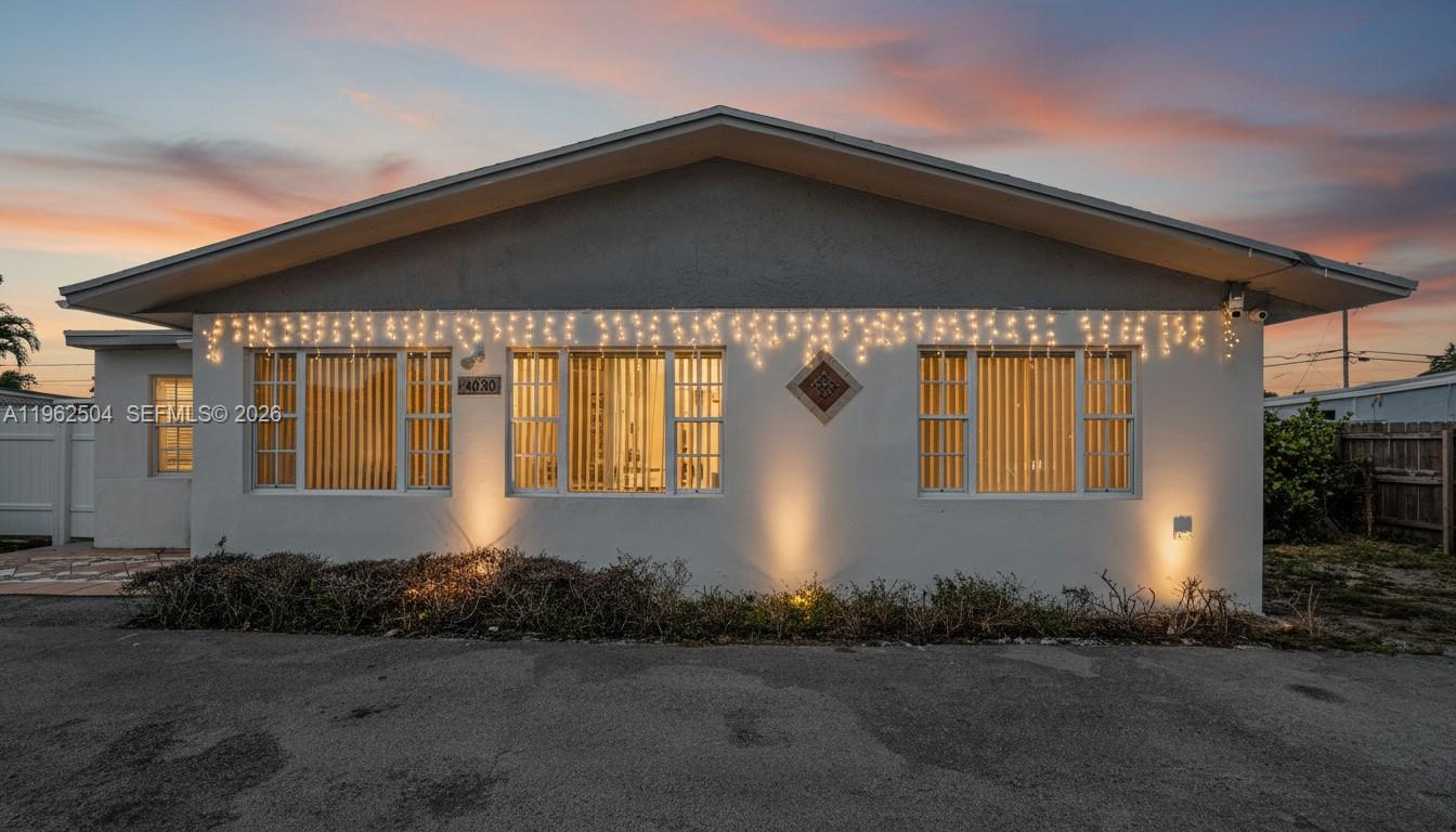 TROPICAL ESTATES - Residential