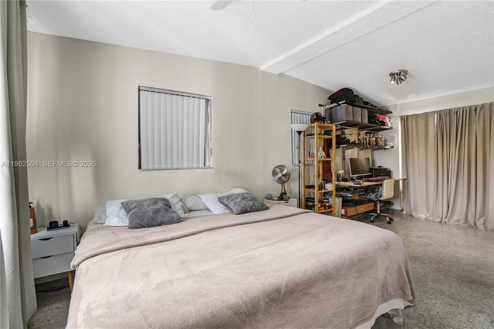 TROPICAL ESTATES - Residential