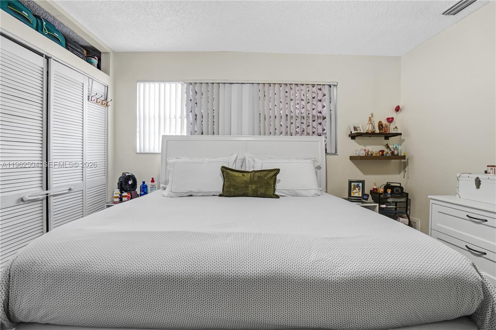 TROPICAL ESTATES - Residential