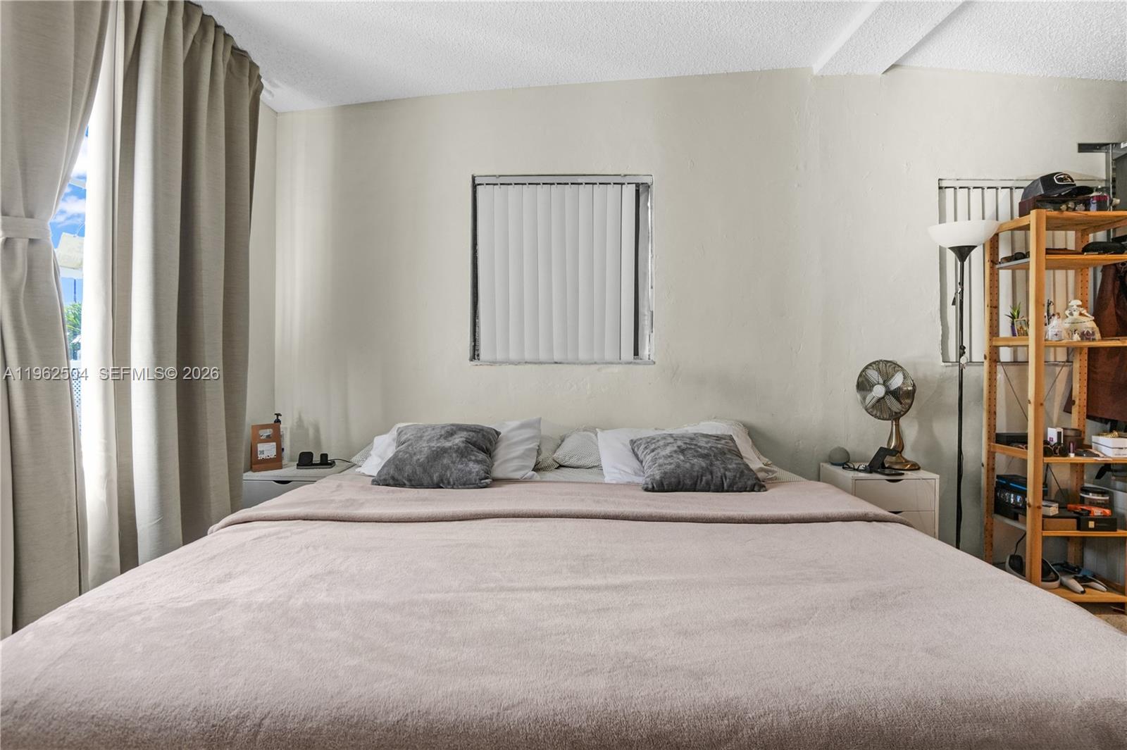 TROPICAL ESTATES - Residential