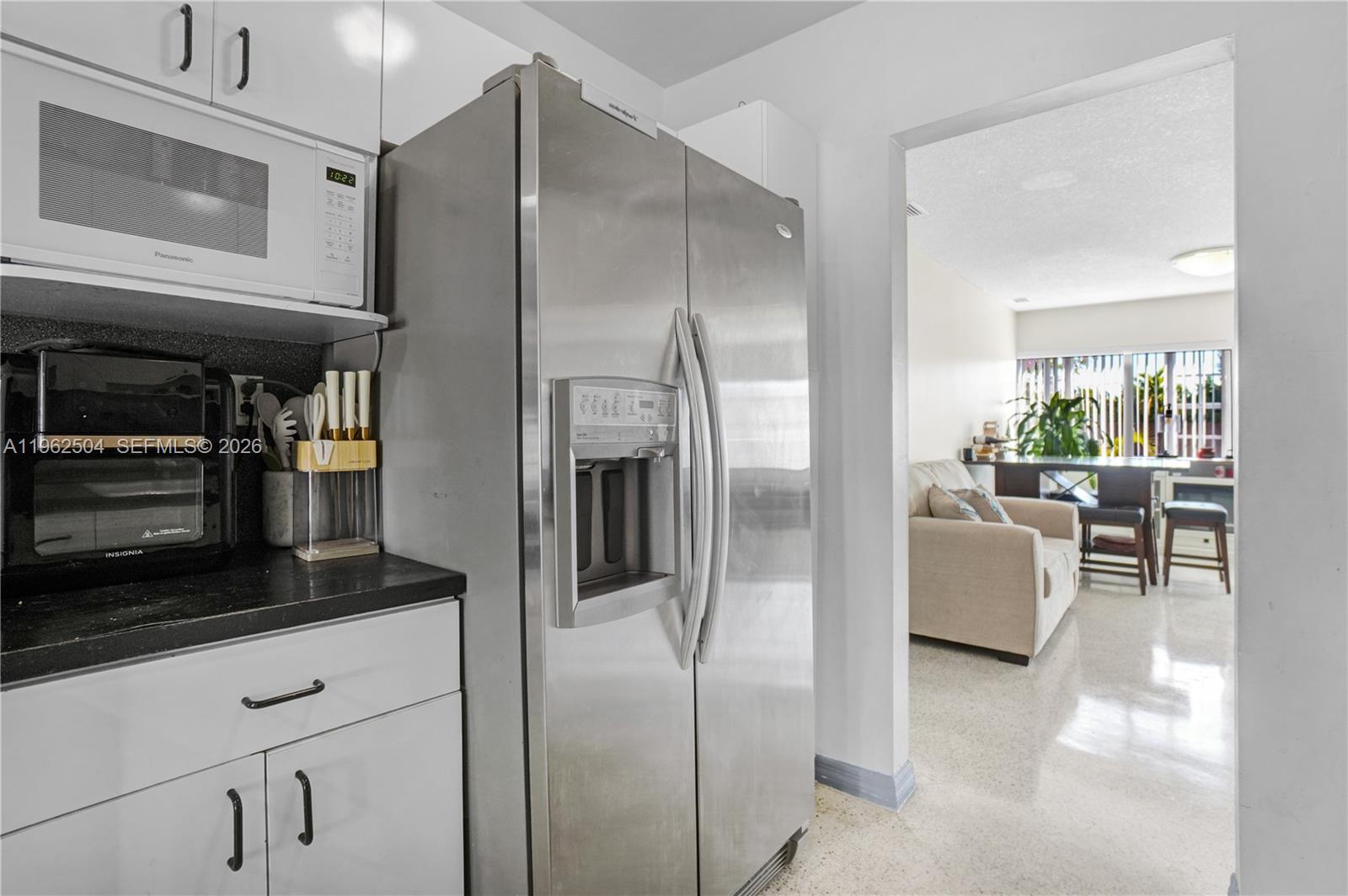 TROPICAL ESTATES - Residential