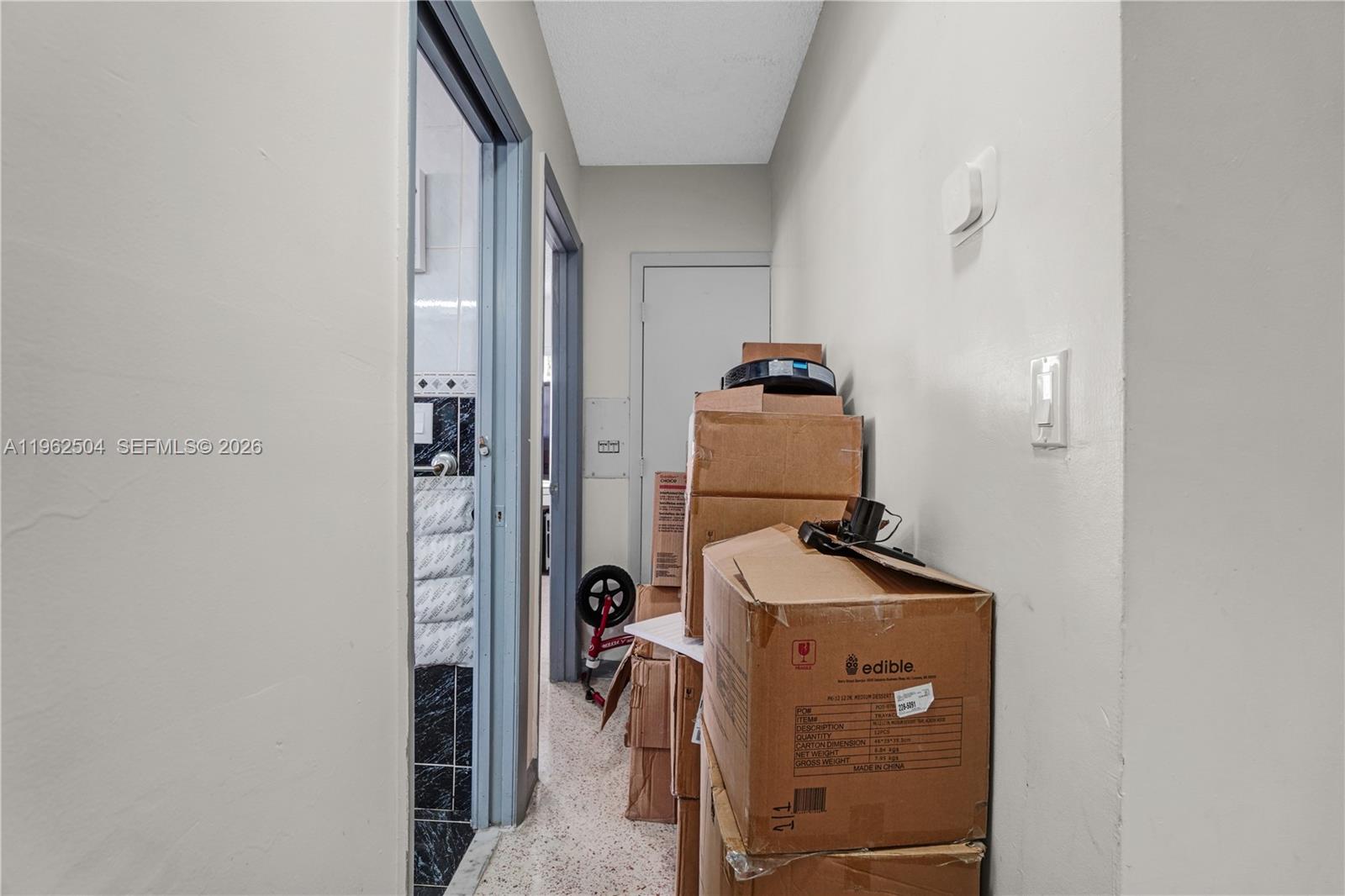 TROPICAL ESTATES - Residential