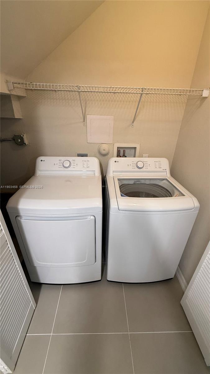 THE COURTS AT BAYSHORE I - Residential