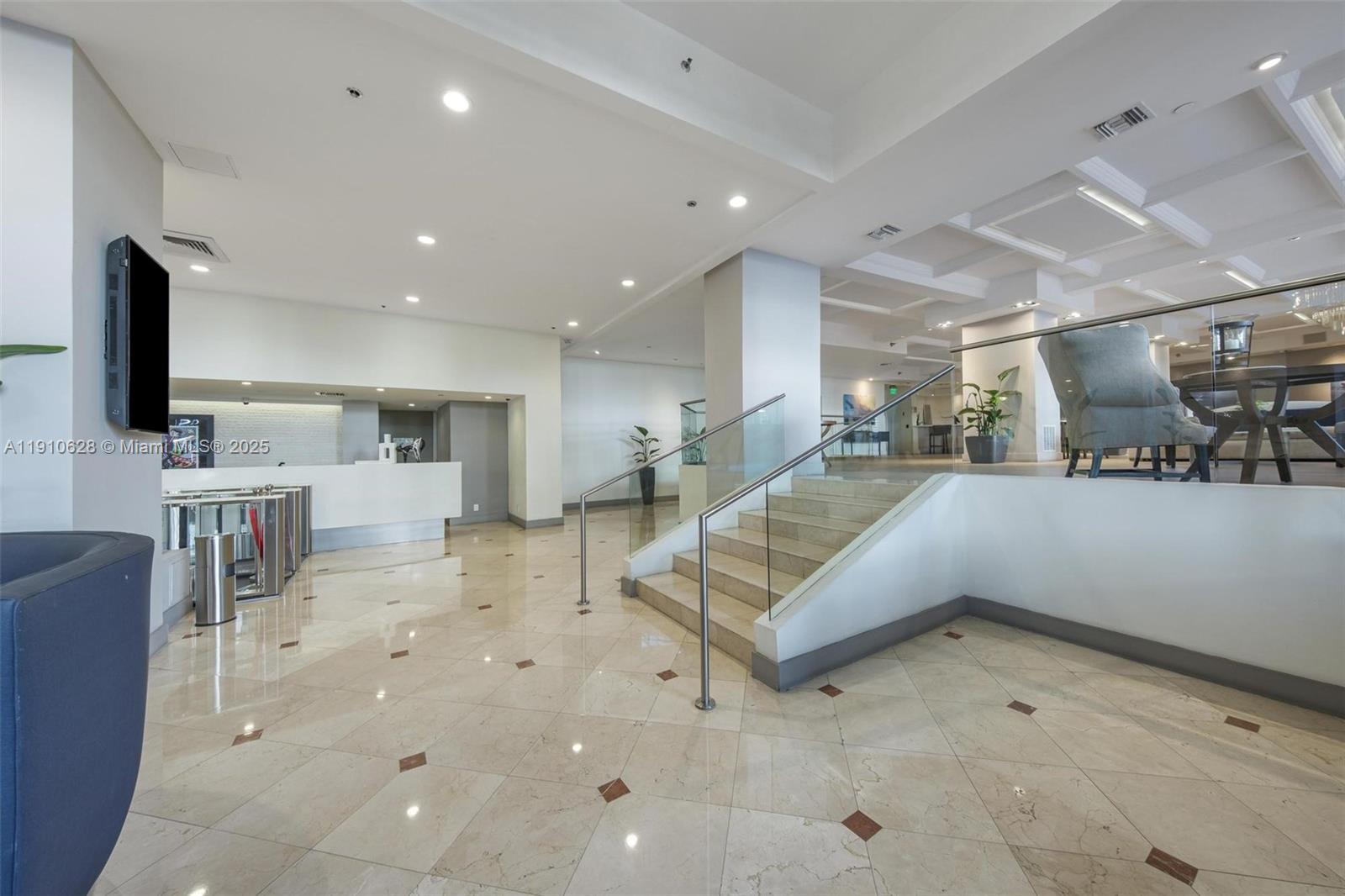 THE DECOPLAGE CONDO - Residential