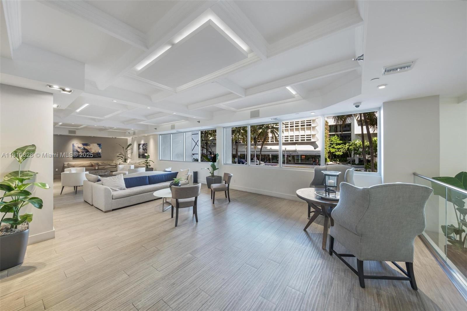 THE DECOPLAGE CONDO - Residential