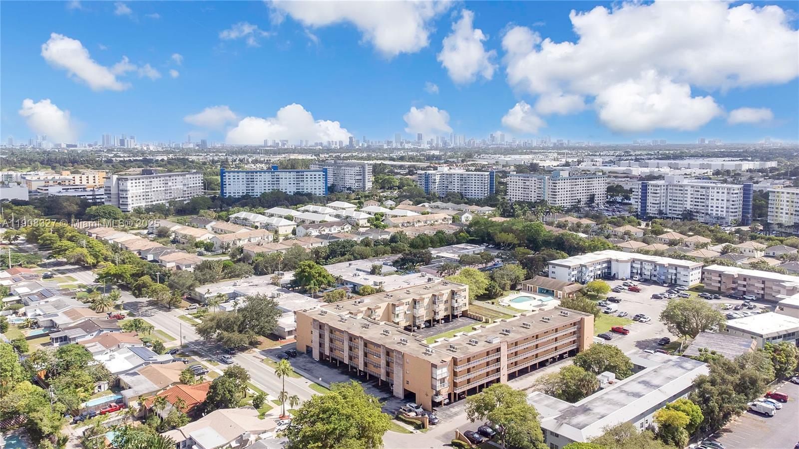 TALLWOOD NORTH CONDO - Residential