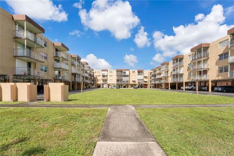 Photo of 4320 Washington St #416, Hollywood, FL 33021 (MLS # A11908327)