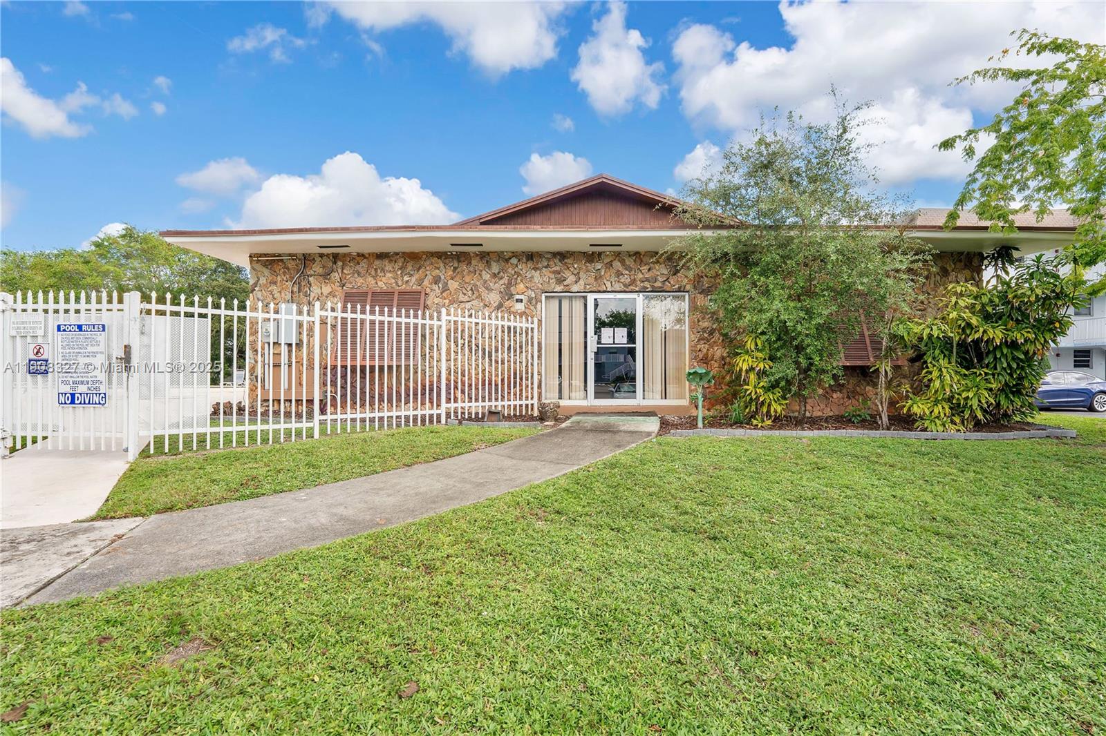 TALLWOOD NORTH CONDO - Residential