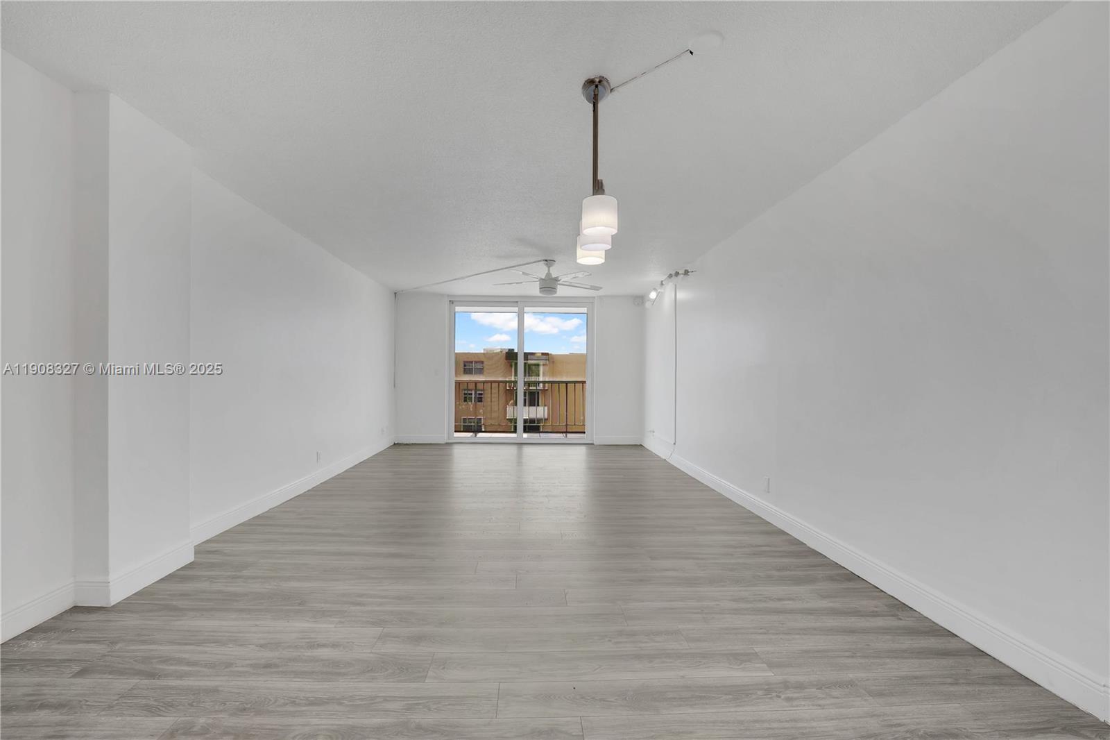 4320 Washington St 416