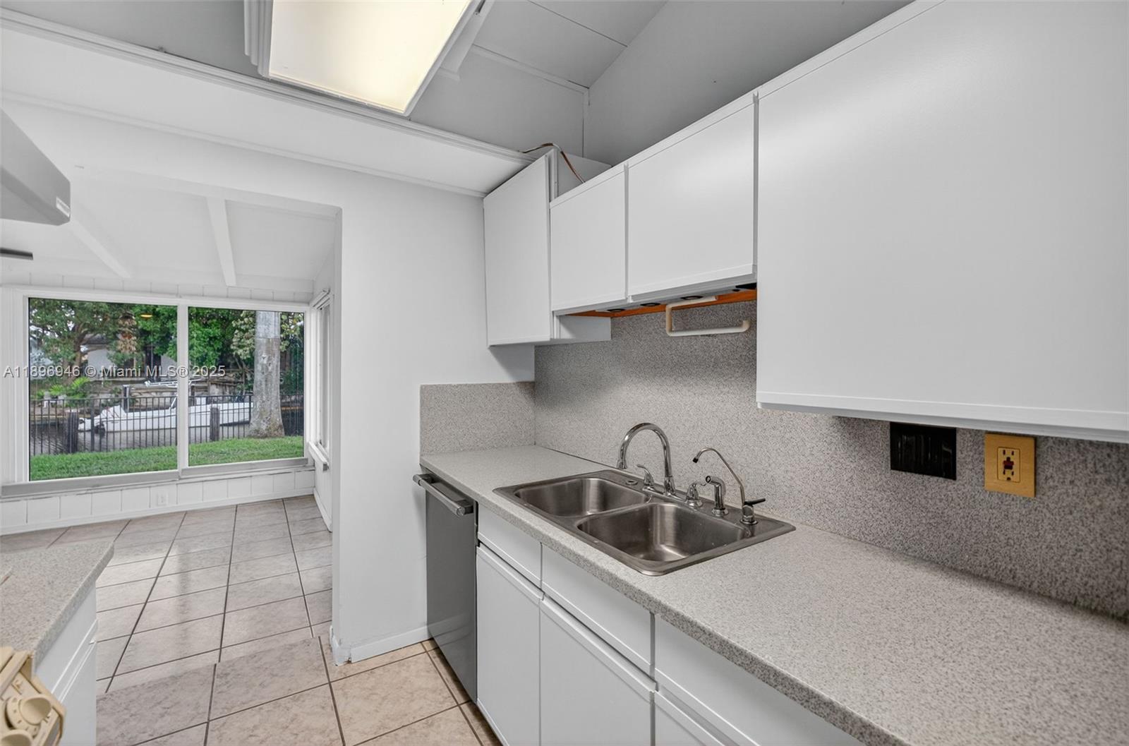 Lauderdale Isles - Residential