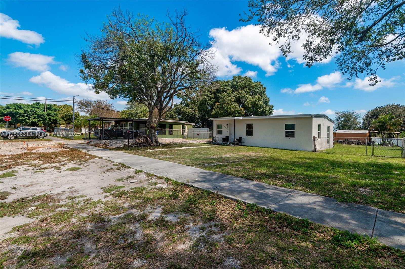 15955 W Bunche Park Dr, Miami Gardens, Broward County, Florida - 3 Bedrooms  
1 Bathrooms - 