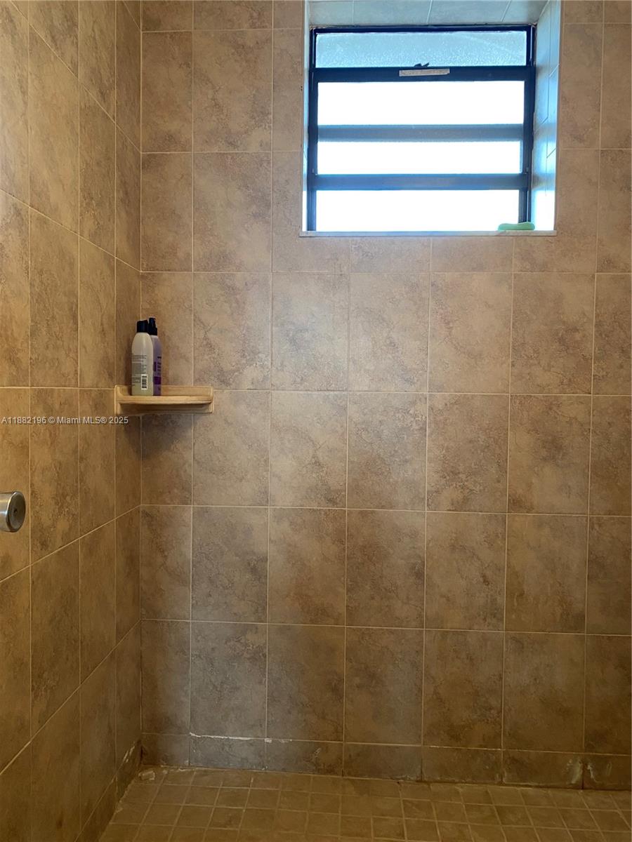 COLONY POINT 3 CONDO - Residential