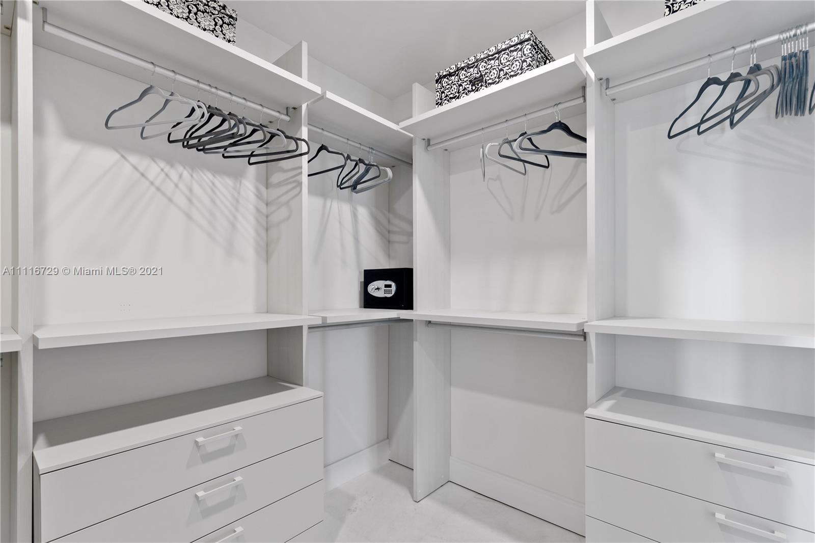 JADE SIGNATURE CONDO - Residential