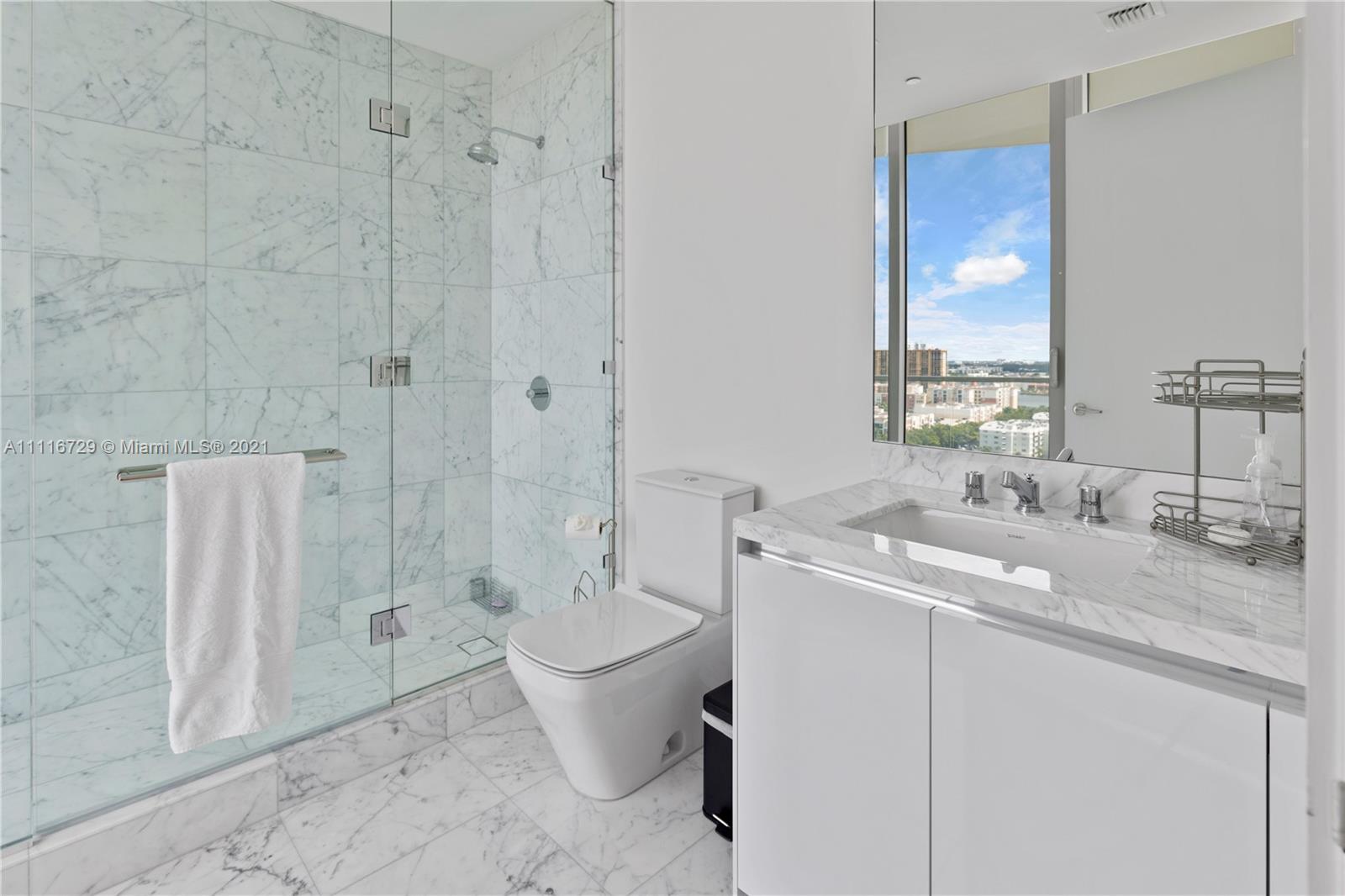 JADE SIGNATURE CONDO - Residential