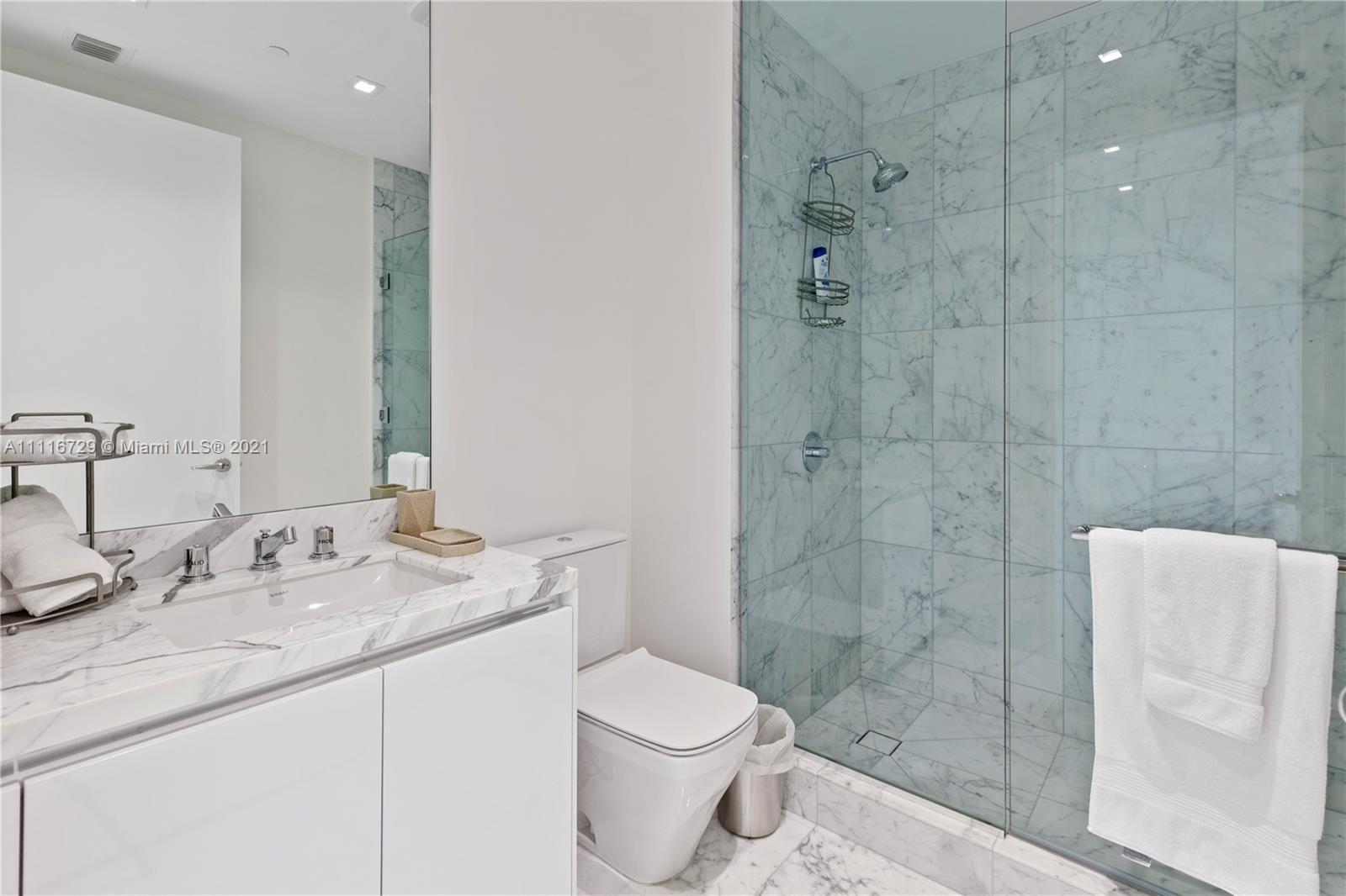 JADE SIGNATURE CONDO - Residential