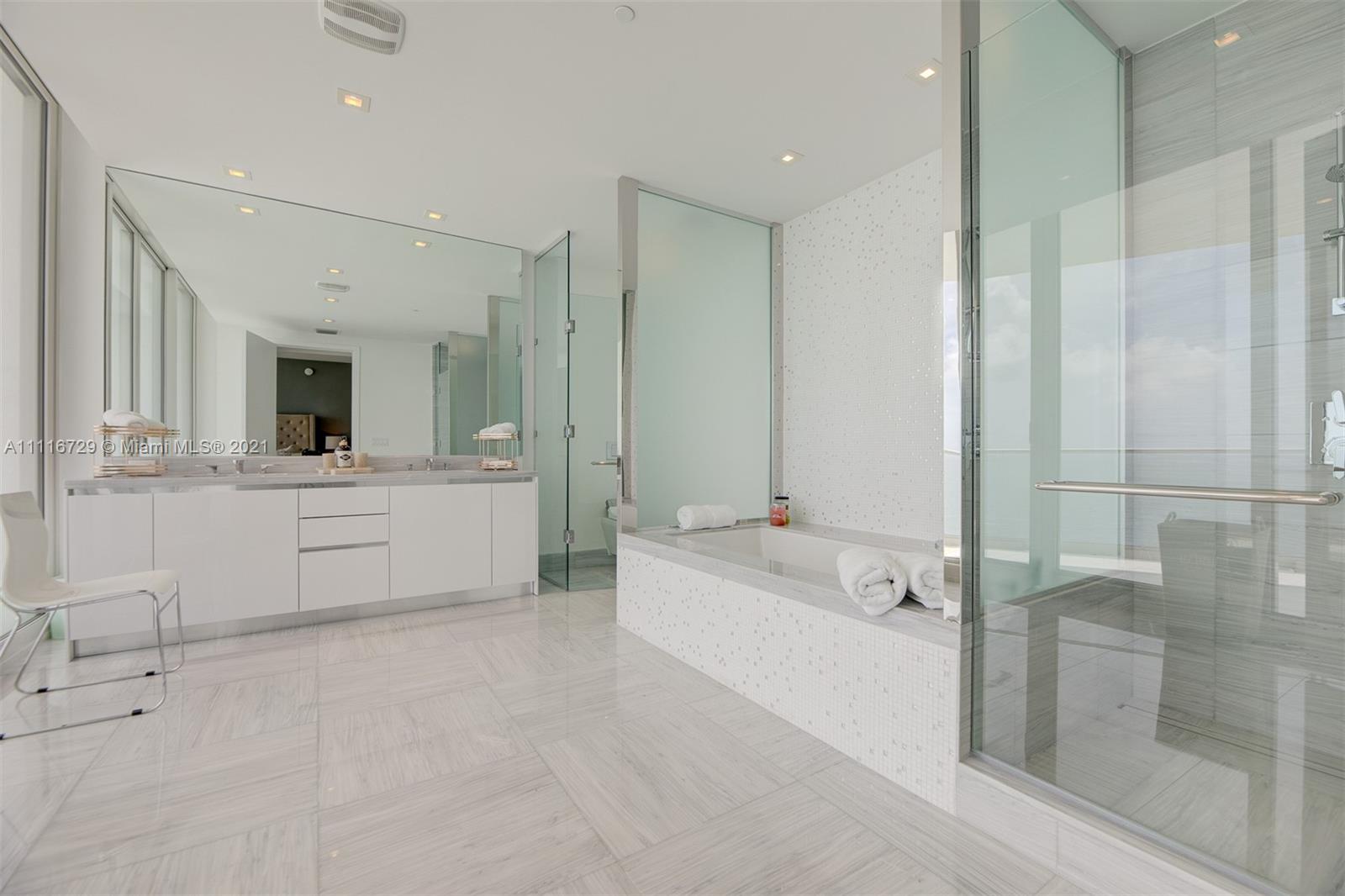 JADE SIGNATURE CONDO - Residential