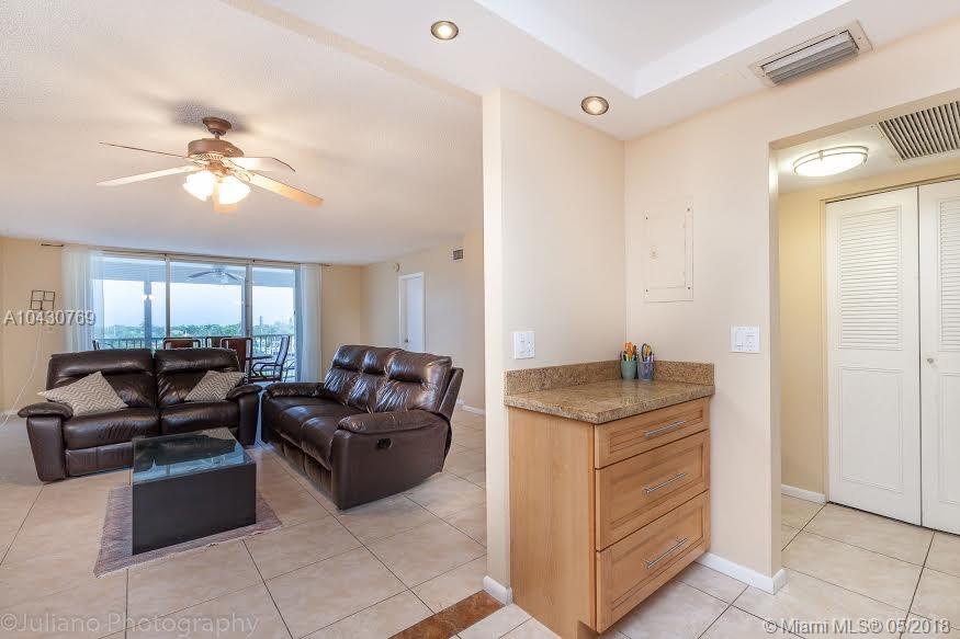 RIVERSIDE TOWERS INC COND - Residential Lease