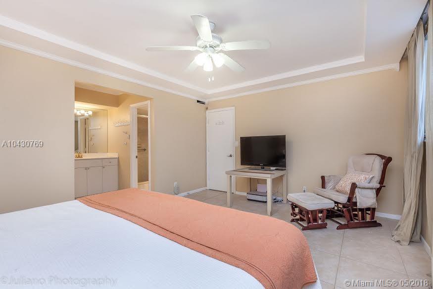 RIVERSIDE TOWERS INC COND - Residential Lease