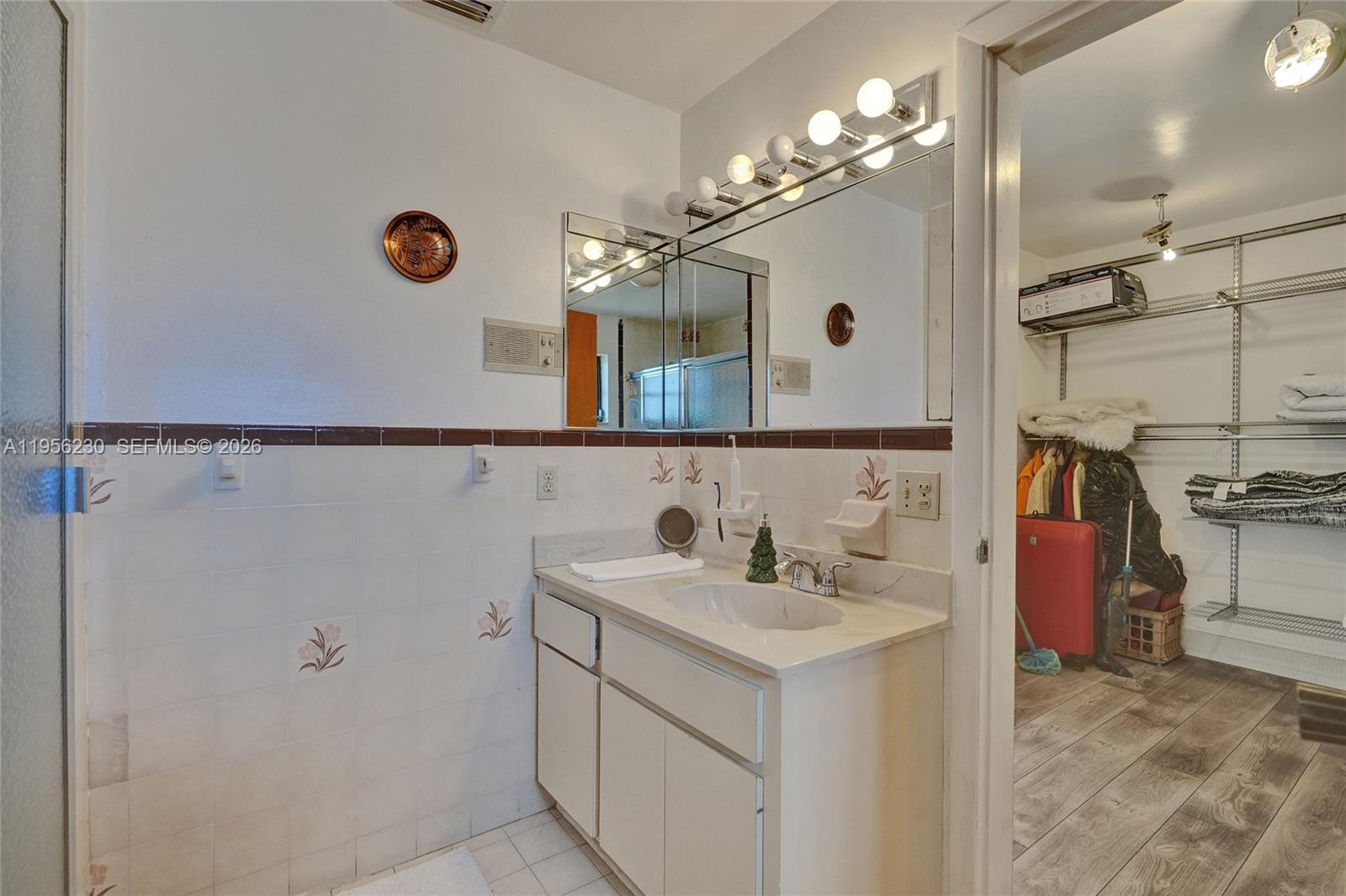 BRICKELL HAMMOCK UNIT NO - Residential