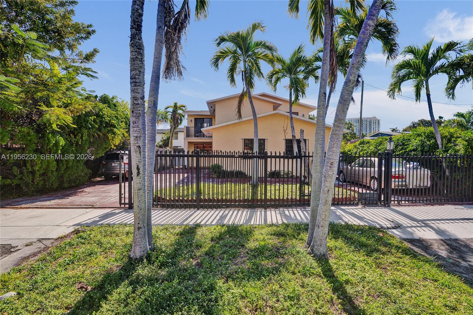 BRICKELL HAMMOCK UNIT NO - Residential