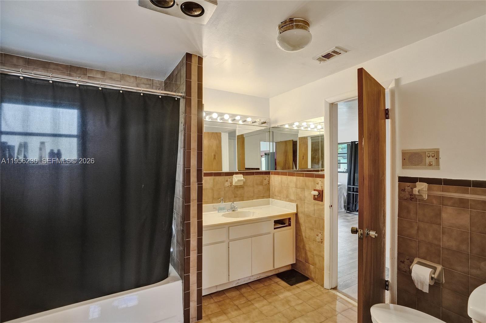 BRICKELL HAMMOCK UNIT NO - Residential