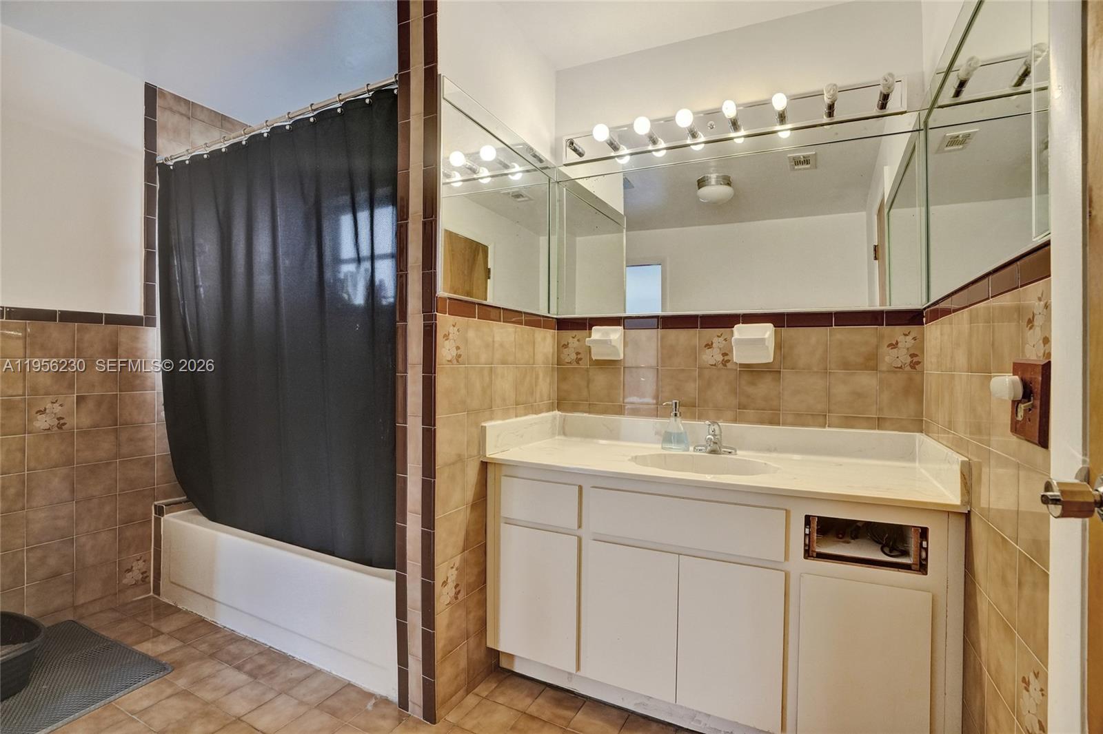 BRICKELL HAMMOCK UNIT NO - Residential