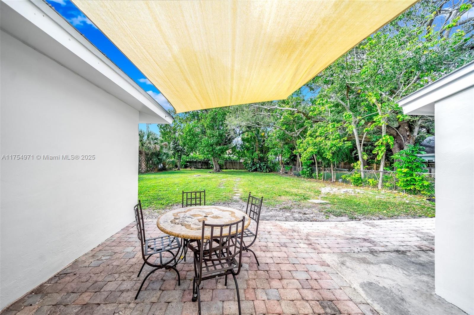 ROBERTSON PARK - Residential